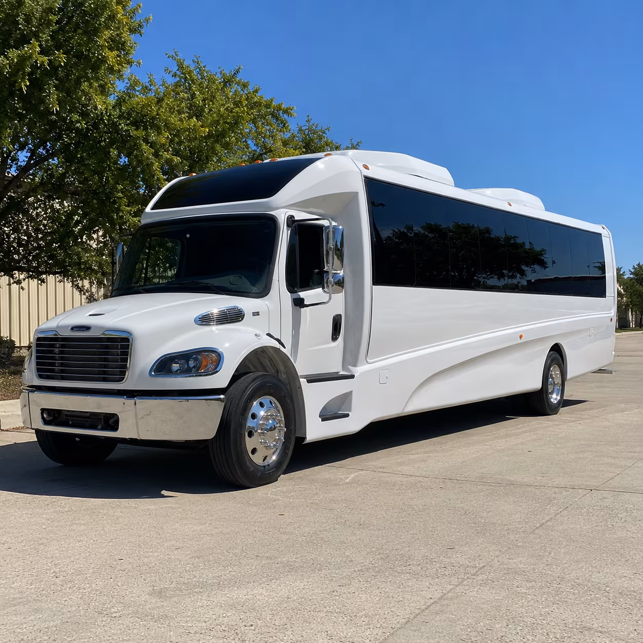 Rent a Bus to Cascades Amphitheater