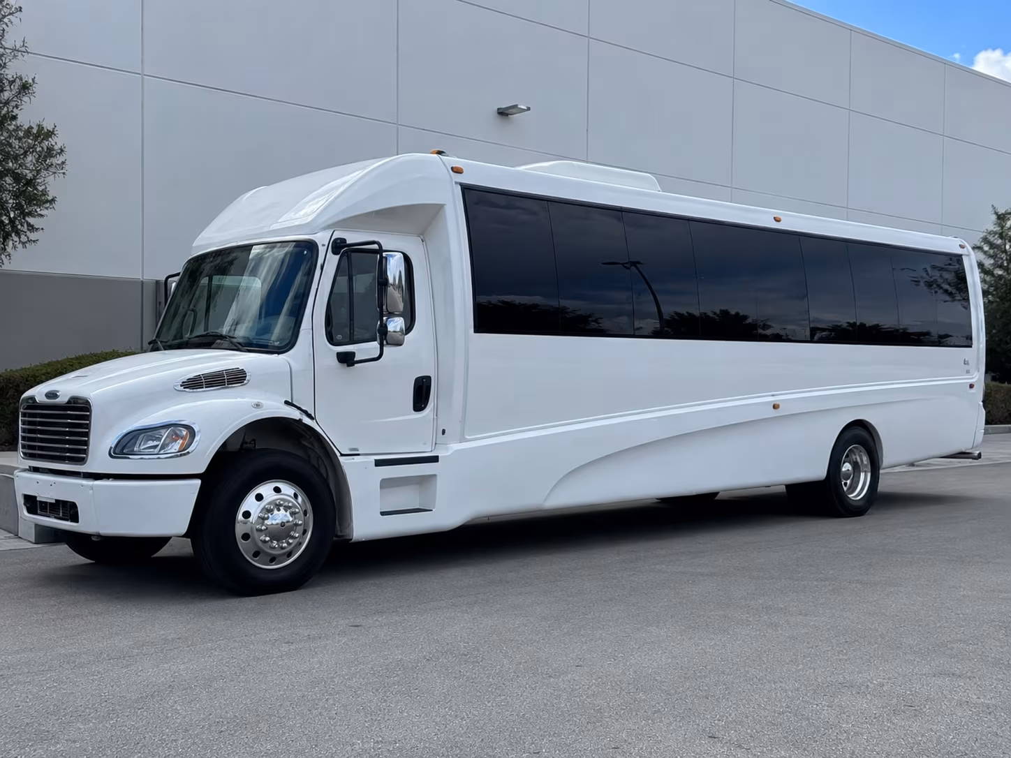 Beaverton Homecoming & Prom Party Bus Rentals
