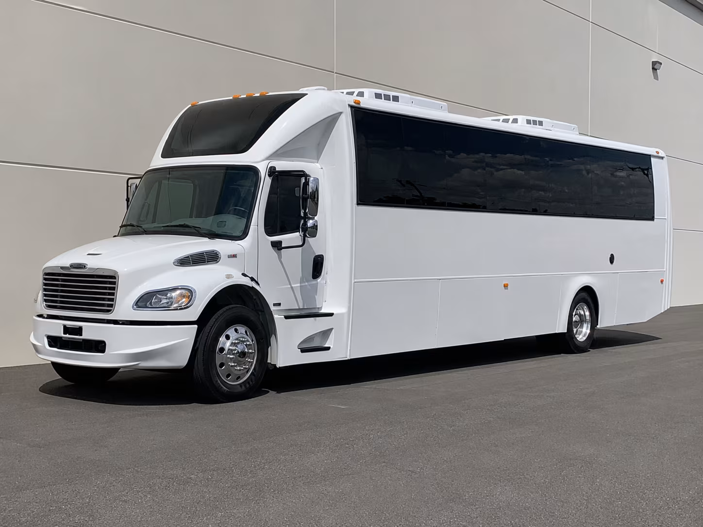 Eugene Homecoming & Prom Party Bus Rentals